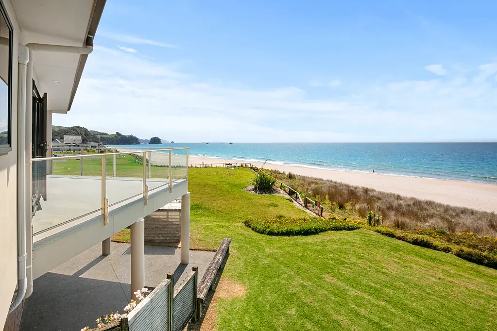 Whiritoa 4chambre Beachfront Coastal Beauty – Now Priced to Move