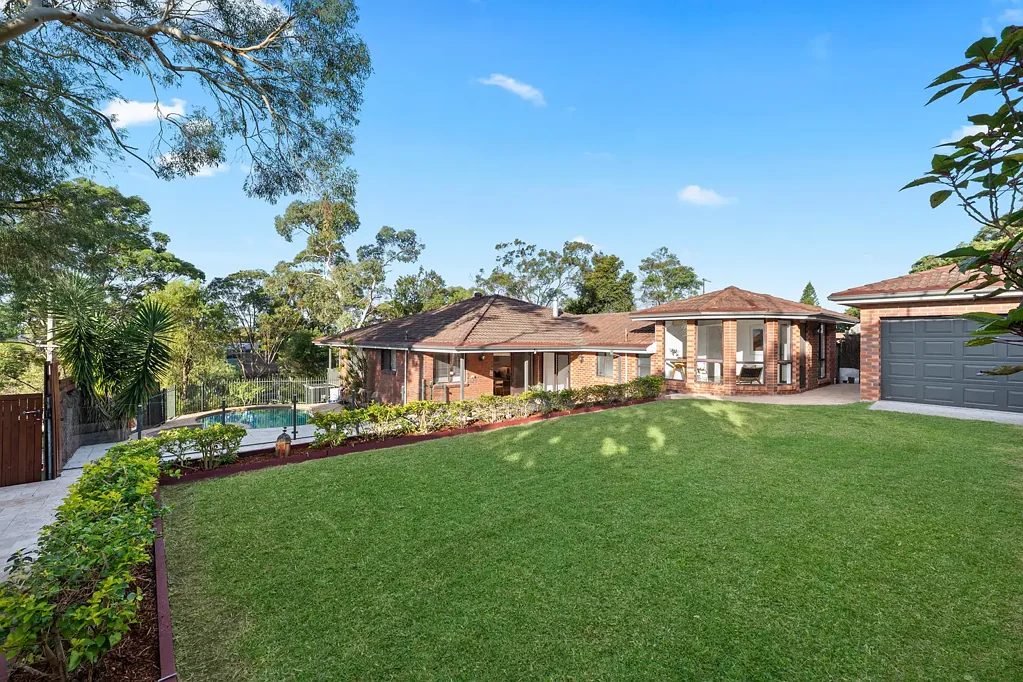 8 Heather Place, Hornsby Heights, NSW 2077