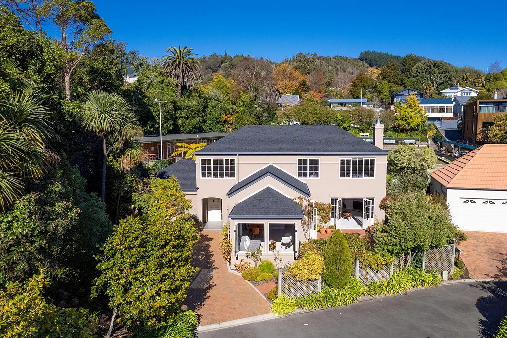 376 Trafalgar Square, Nelson