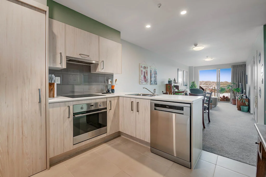 Stanmore Bay 2 Slaapkamer Exceptional Value at 313/17 Link Crescent-Under CV