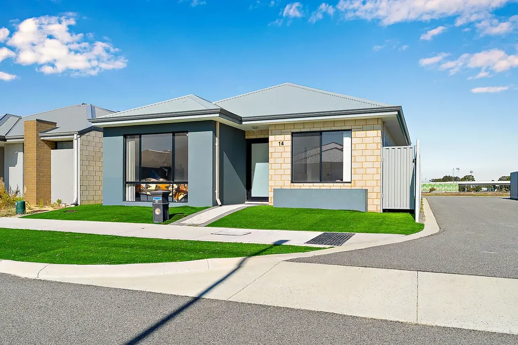 Piara Waters 4Moenga 2024 Built! Contemporary Family Living in a Prime Piara Waters Location