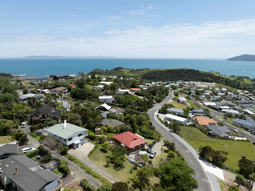 Cable Bay 3房  Elevated Coastal Living  with stunning Sea Views