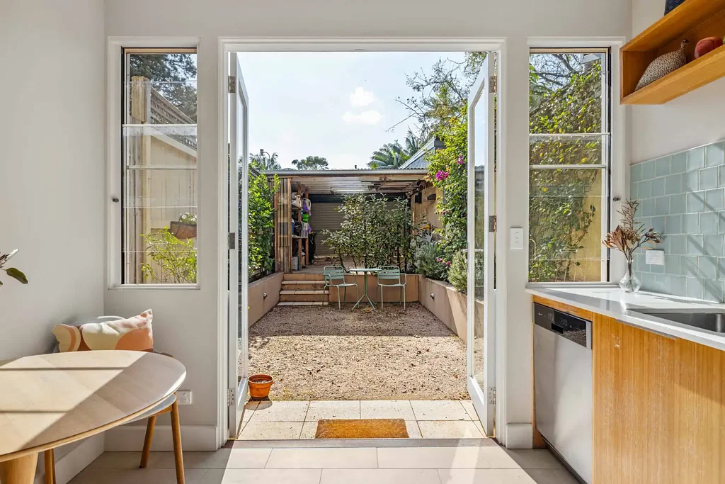 Classic 3-bedroom terrace in peaceful streetscape