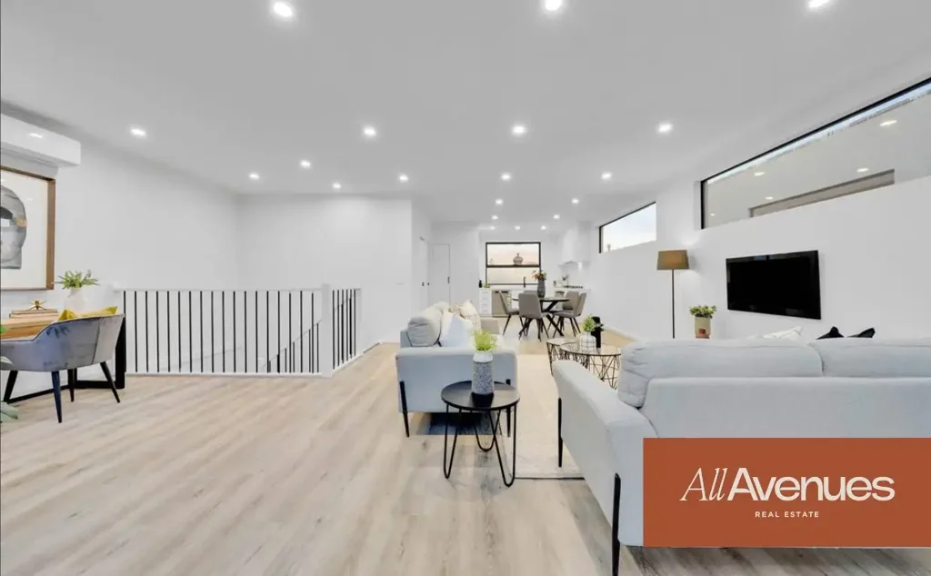 Dandenong 3Moenga Near-New Luxury Townhouse in the Heart of Dandenong