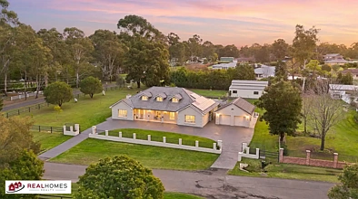 Cranebrook 7Habitaciones An Exceptional Acreage Lifestyle Awaits
7 bedrooms / 4 bathroom / 8 garage / pool