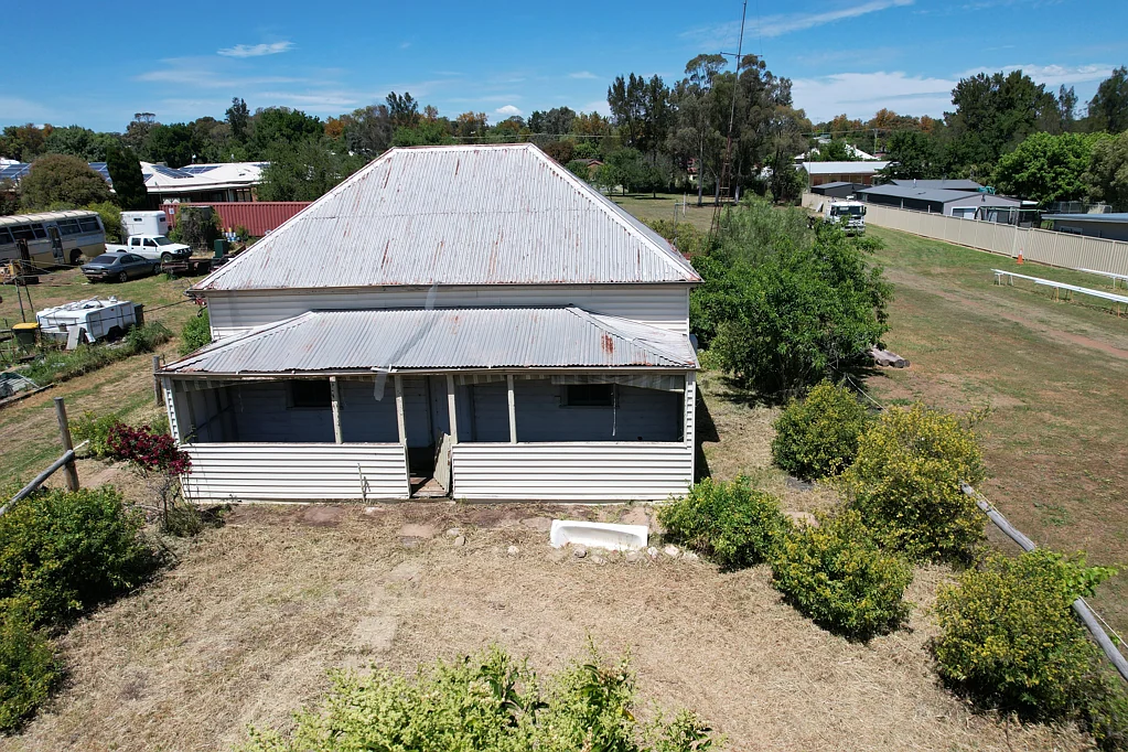 Merriwa 3房  Price Improvement - Renovate or Develop the choice is yours!