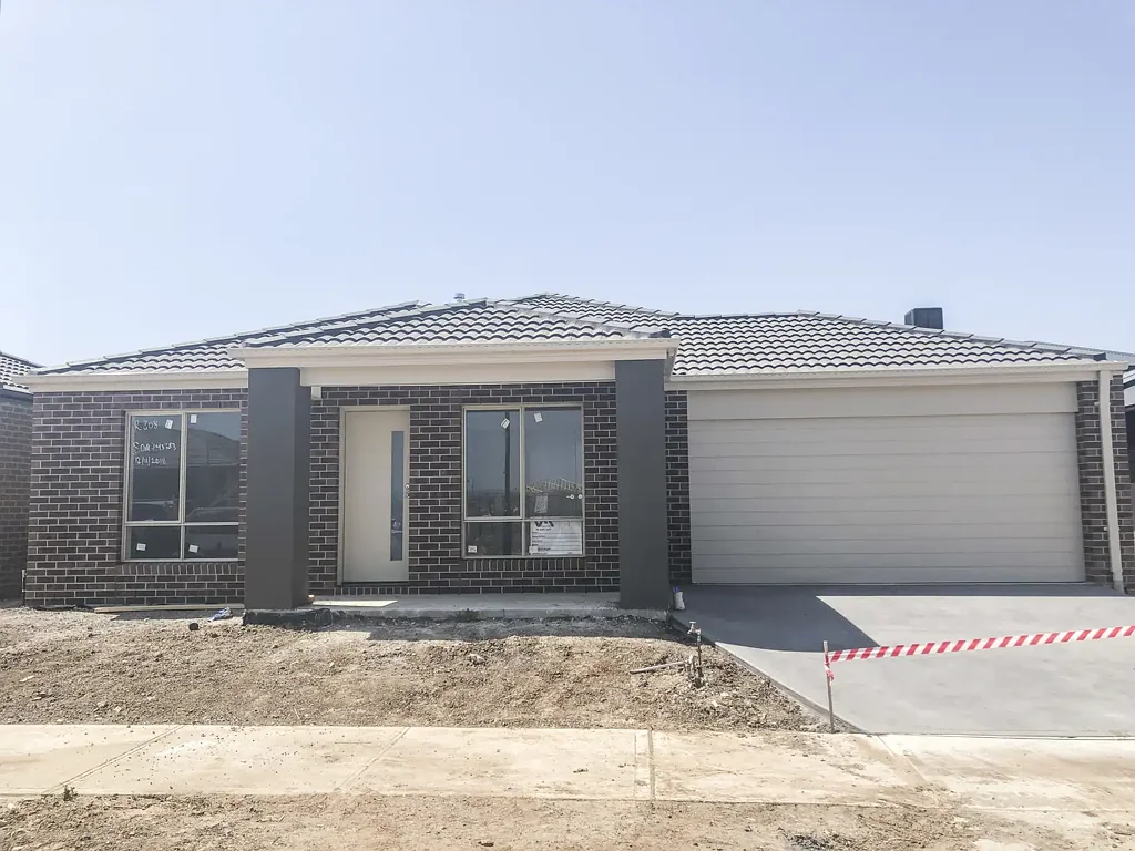 BEAUTY IN MELTON WEST