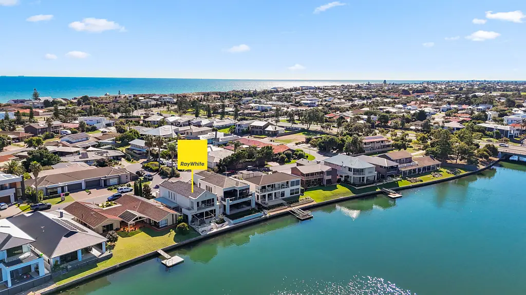 West Lakes Shore 3غرفة نوم Waterfront Living at Its Finest