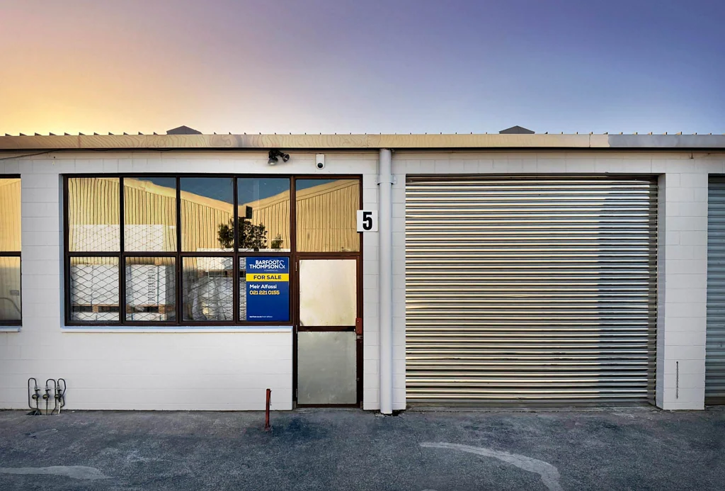 Henderson TRADESMAN'S UNIT