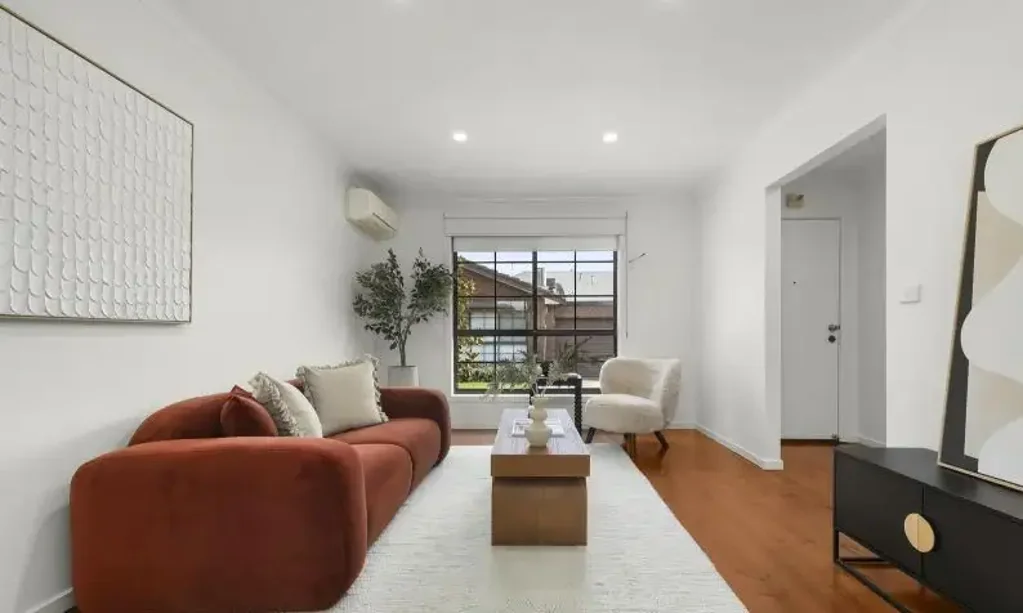 LOW-MAINTENANCE LIVING IN A CONVENIENT AIRPORT WEST LOCATION