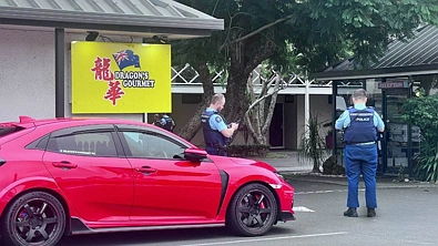可怕！奥克兰中区发生血案！目击者：一男子连捅数人，有人面部严重割伤！