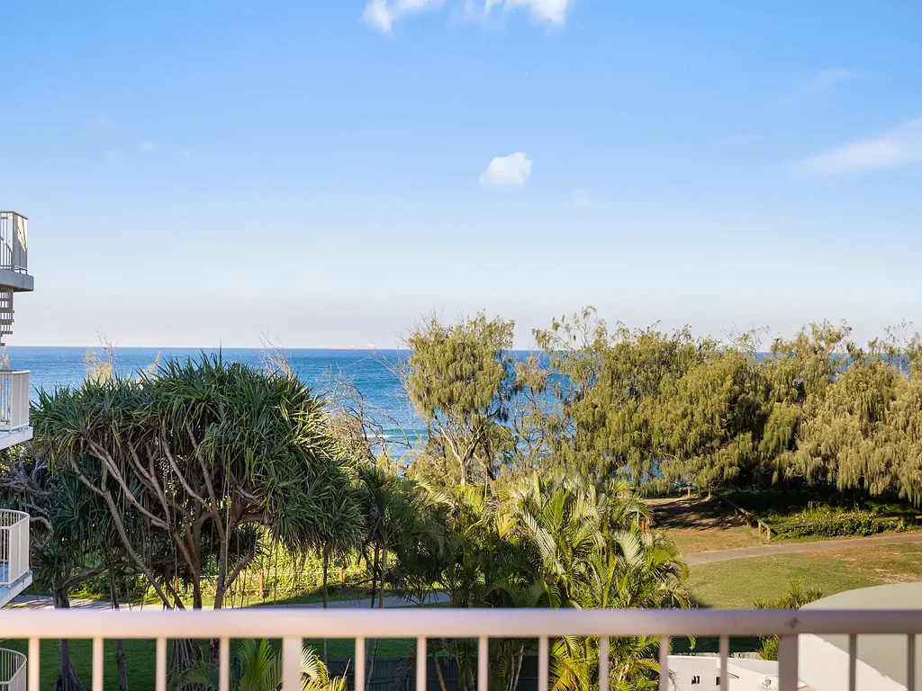 Buddina 3房  Absolute beachfront Penthouse with expansive roof terrace