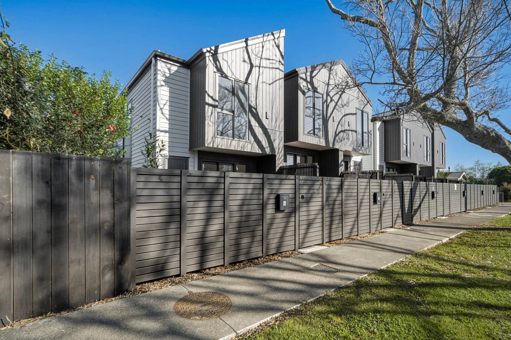 Mount Albert 3Phòng ngủ Parkside Living in a Prime Mt Albert Location