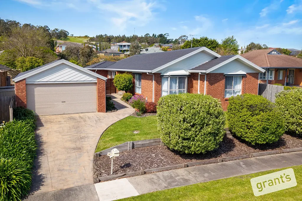 Narre Warren 4房 Oatlands Estate中心地带的宽敞家庭生活空间 Spacious Family Living in the Heart of Oatlands Estate
