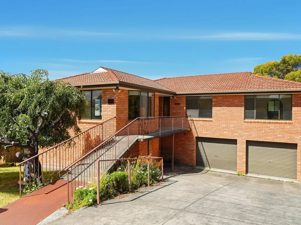 8 Cowley Place, Lenah Valley, TAS 7008