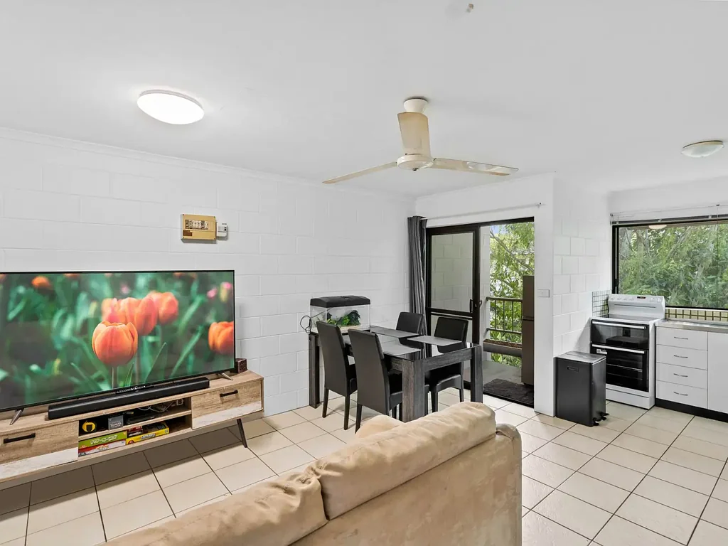 25/5-9 Fisk Street, Westcourt, QLD 4870