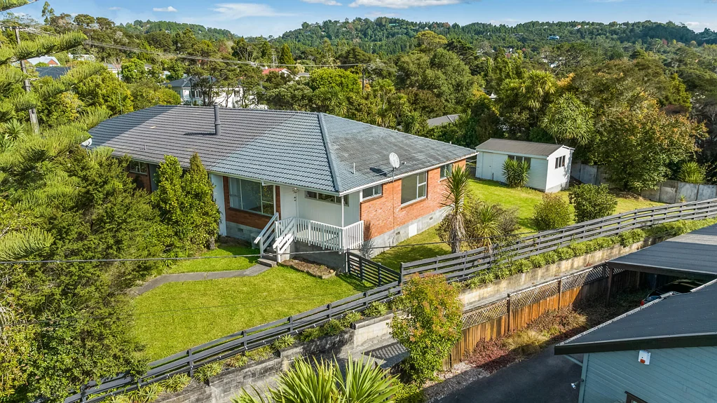 Titirangi 3Zimmer Renovated Brick & Tile in Popular Kaurilands Zone