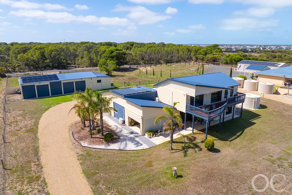 Hindmarsh Island 5 Slaapkamer Open the Door to Spacious Acreage Living
