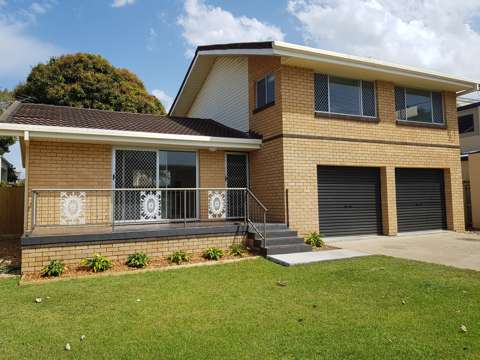 Beautifully Renovated 3 Bedroom Home in Idyllic Paradise Point