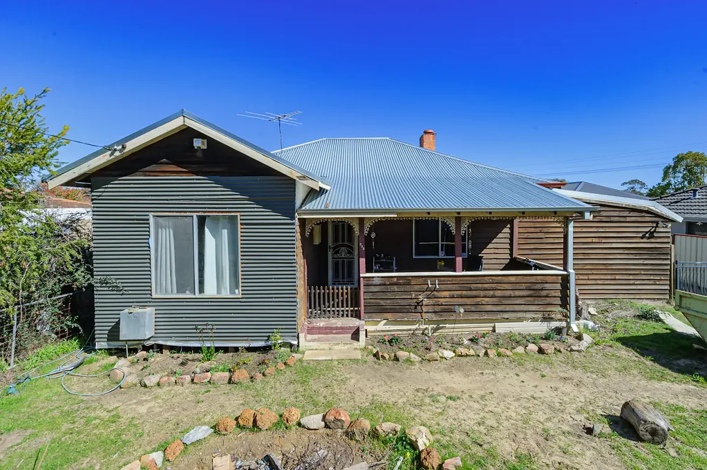 355 Railway Avenue, Armadale, WA 6112