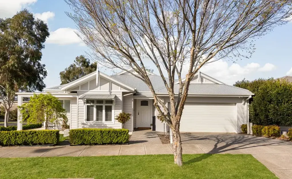 Sunbury 5침실 A Statement of Sophisticated Family Living