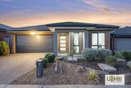 5 Barrier Parade, Clyde North