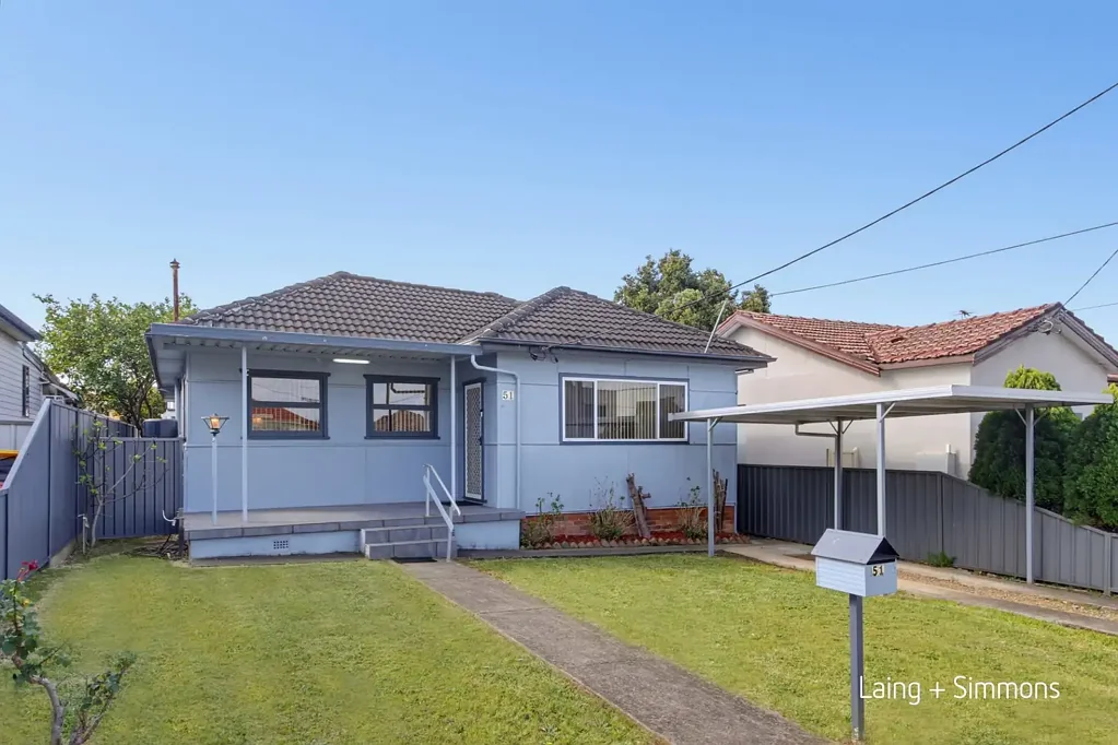 Merrylands 3Zimmer Comfortable Family Living with Versatile Interiors