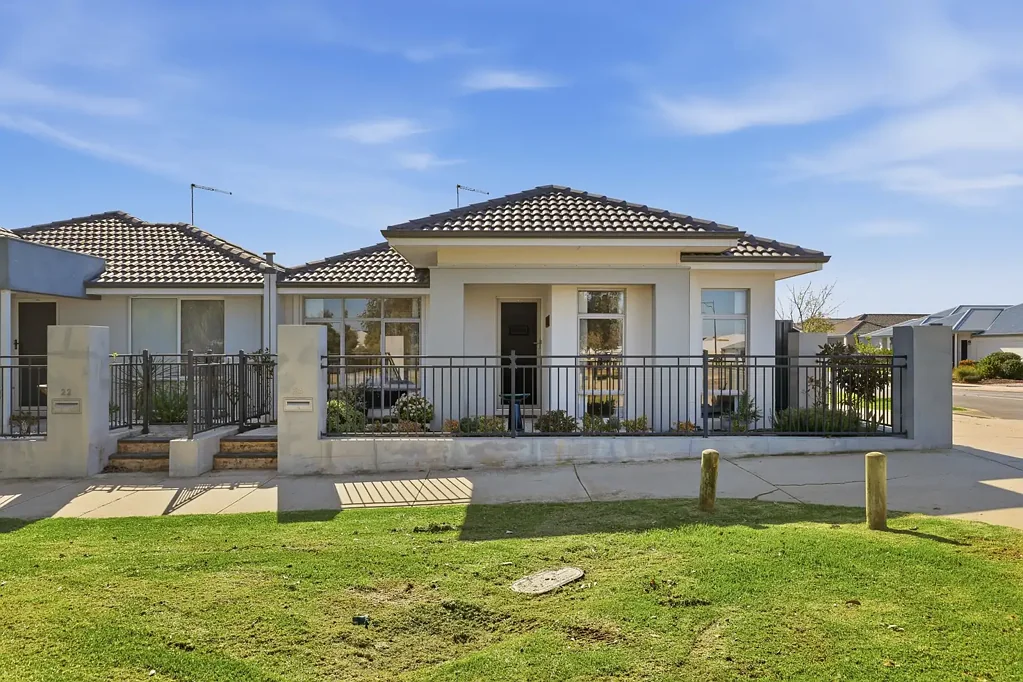 Baldivis 3房  Lovely location situated overlooking a fabulous family park.