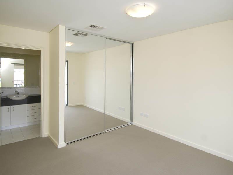 UNIT 2 15 MERTON ST, VICTORIA PARK WA 6100, 0 rūma, 0 rūma horoi, Townhouse