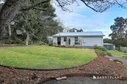 1990 Wellington Road, Clematis