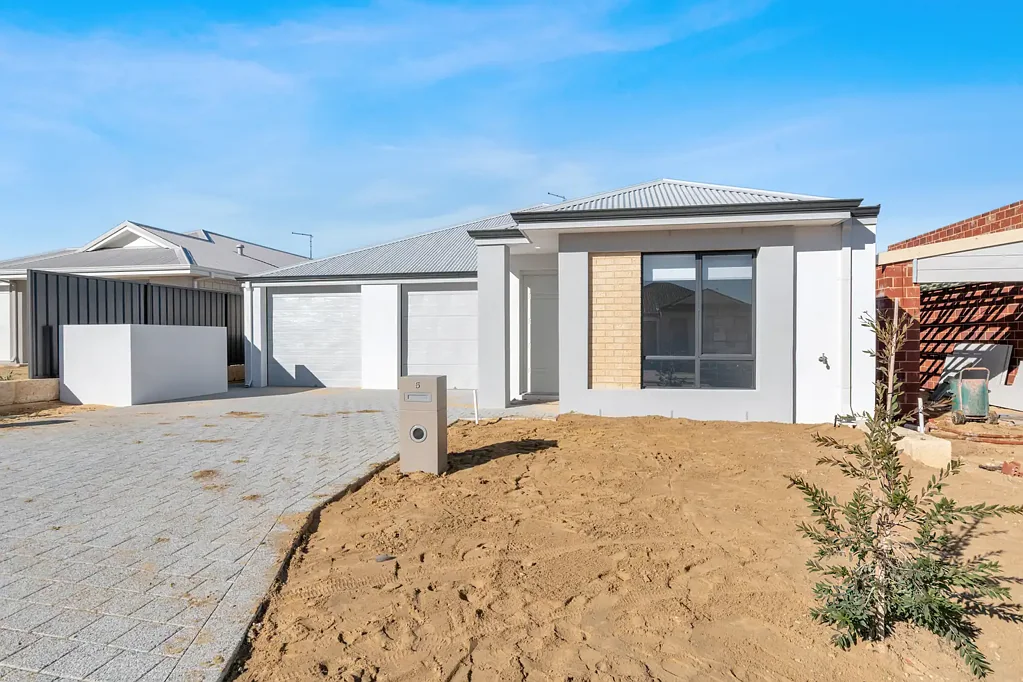 3x2 Dual home in Lakelands