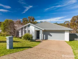 17 SCHAEFER DR, Armidale