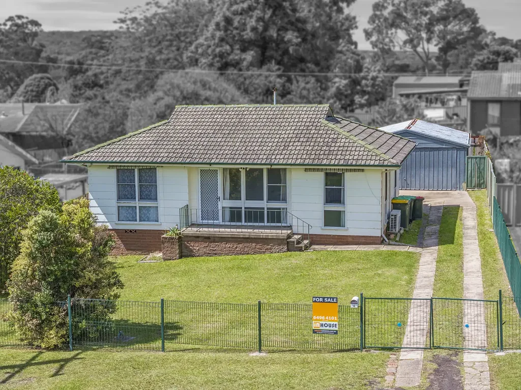 4 Young St, Eden, NSW 2551
