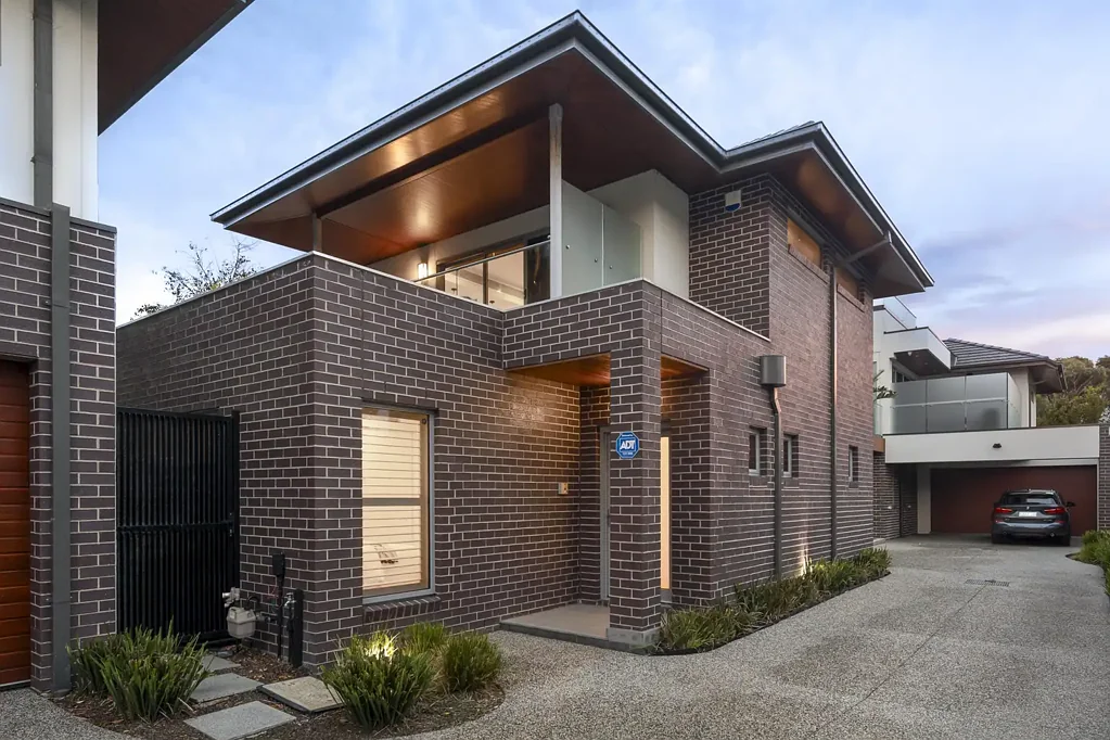 Effortless style and sweeping bay views