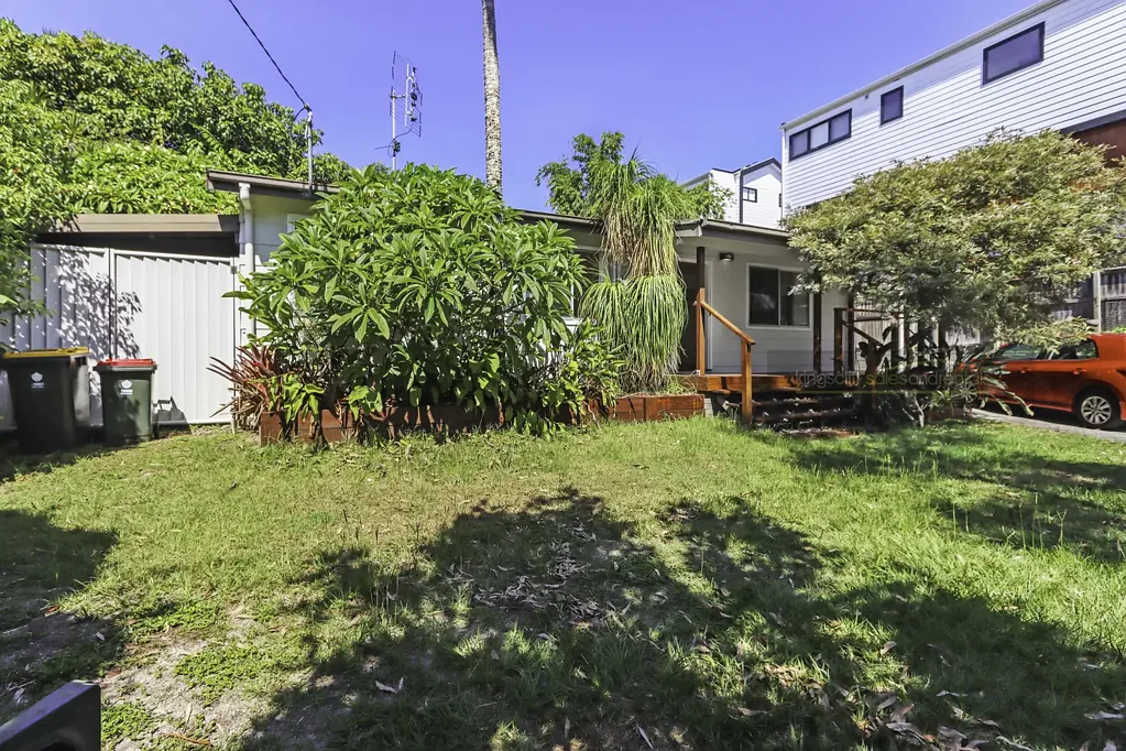 3br freestanding beach cottage with aircon and fenced yard