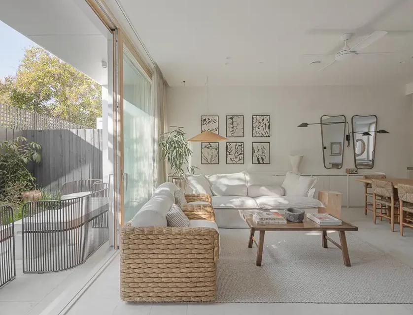 3/360 Auburn Road, Hawthorn, VIC 3122, 4 Kuwarto, 2 Banyo, Townhouse