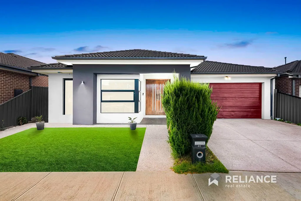 Tarneit 4غرفة نوم Turn the Key and Step Into Your Dream Home at 41 Cornus Drive!