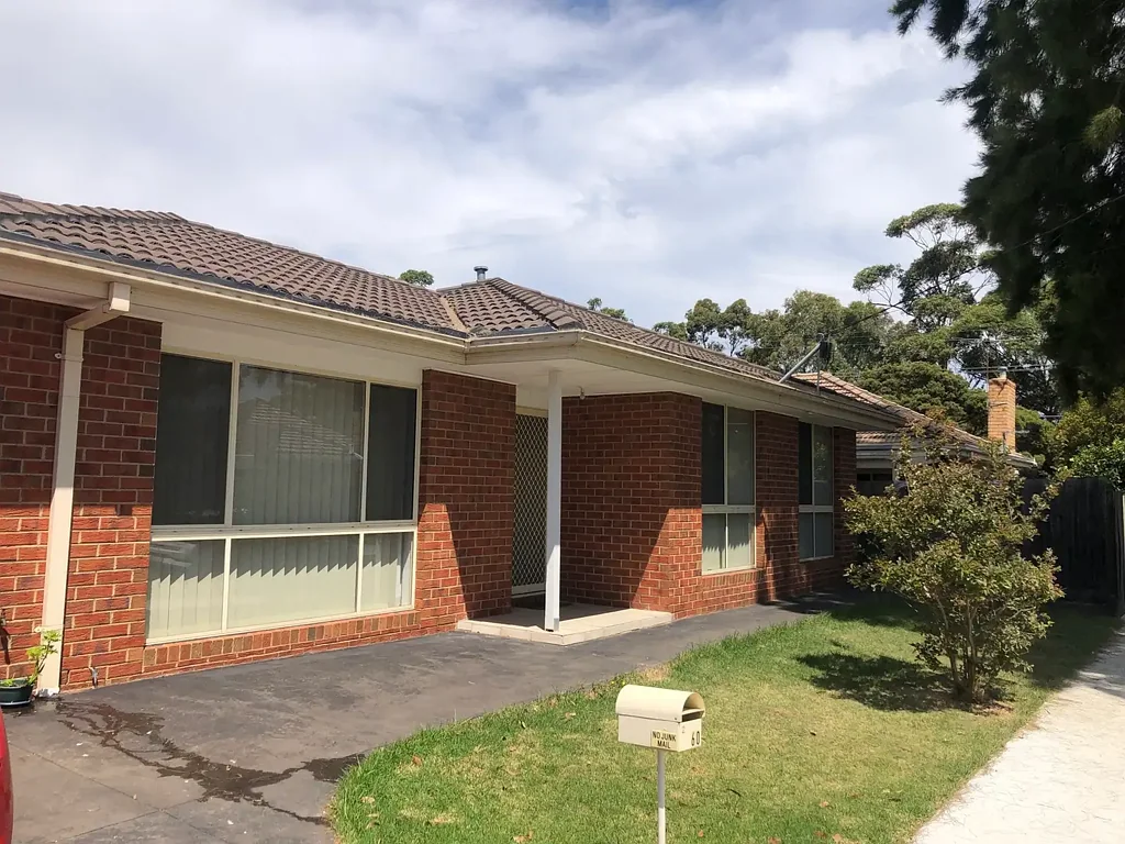 Low Maintenance, 3 Bedroom Villa (Entry from Hubert Ave)