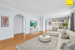 3 Will Close, Glendenning