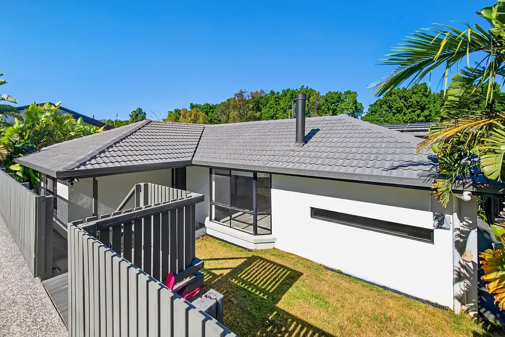 Hope Island 4 Bedroom STYLISH SANCTUARY IN THE HEART OF HOPE ISLAND