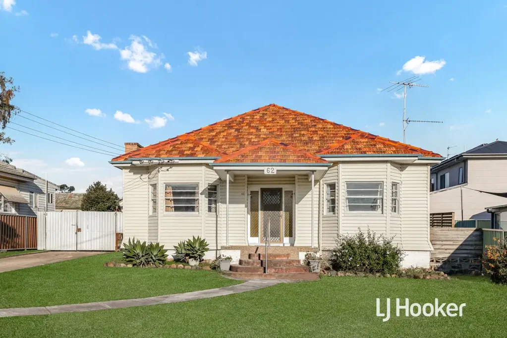 3 Bedroom Home - Freshly Painted!