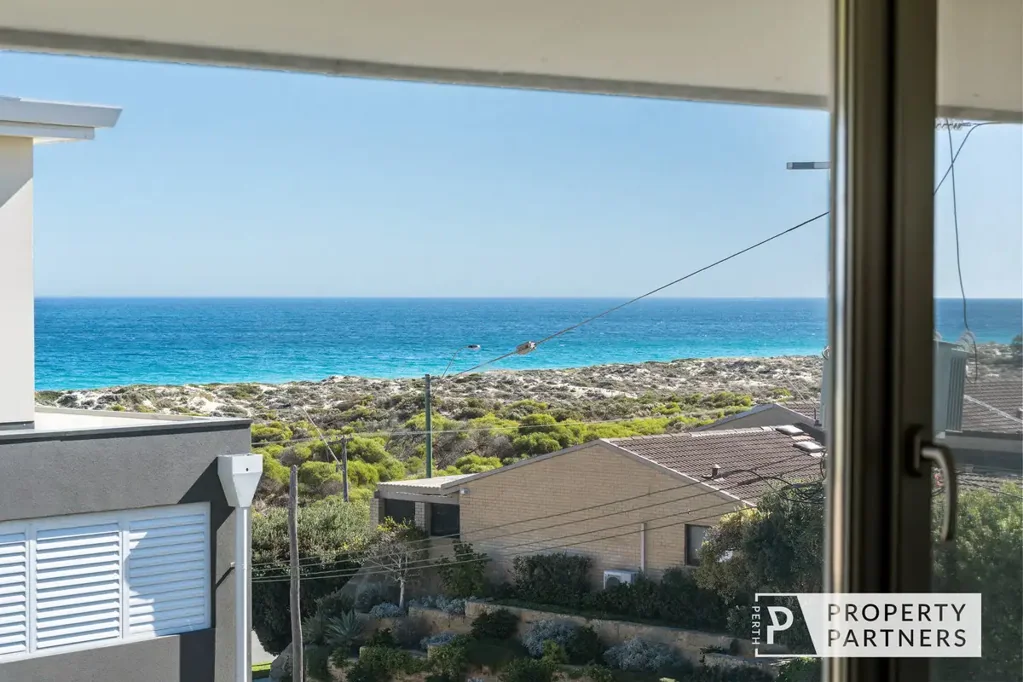 Scarborough 2房  OCEAN VIEWS & BEACHSIDE SIMPLICITY