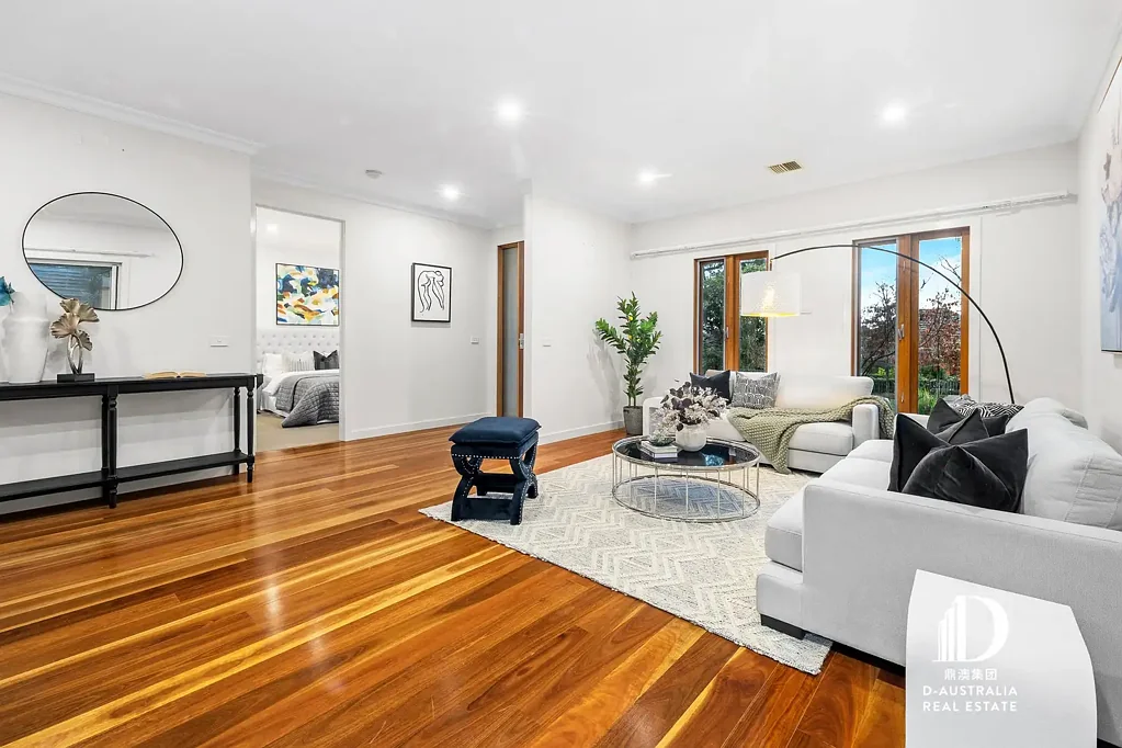 Camberwell 4غرفة نوم Elegant Living in a Tranquil Tree-Lined Setting