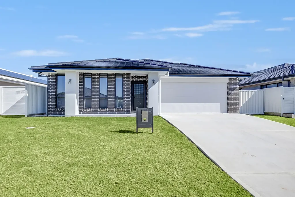 Dunbogan 4 Bedroom Coastal Comfort Meets Family Living