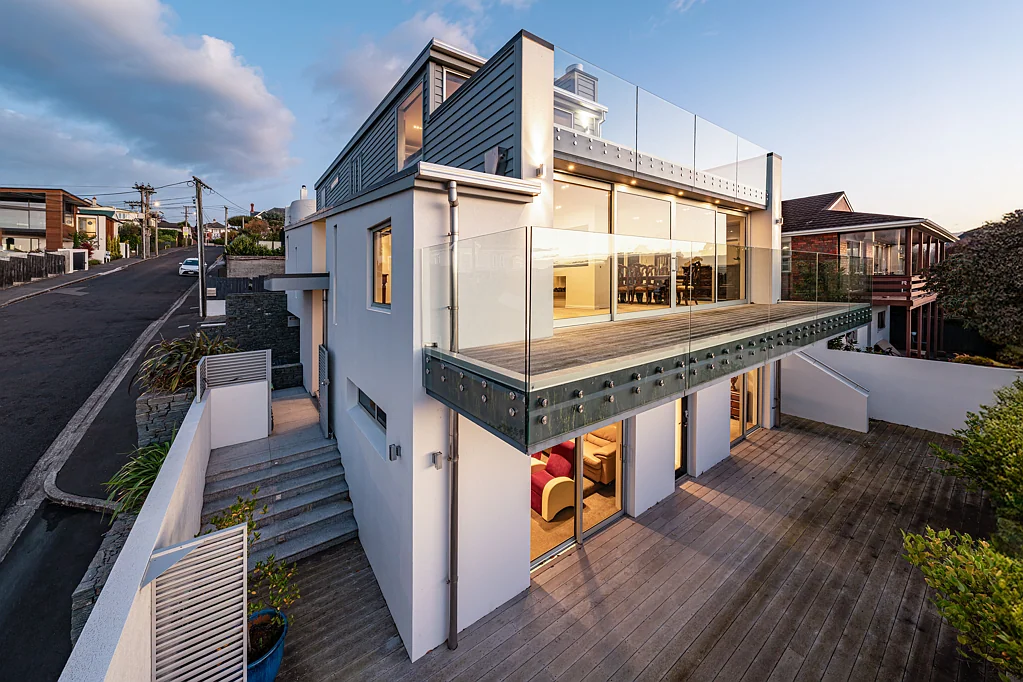 Roslyn 4房  Owner relocating off shore - must be sold!