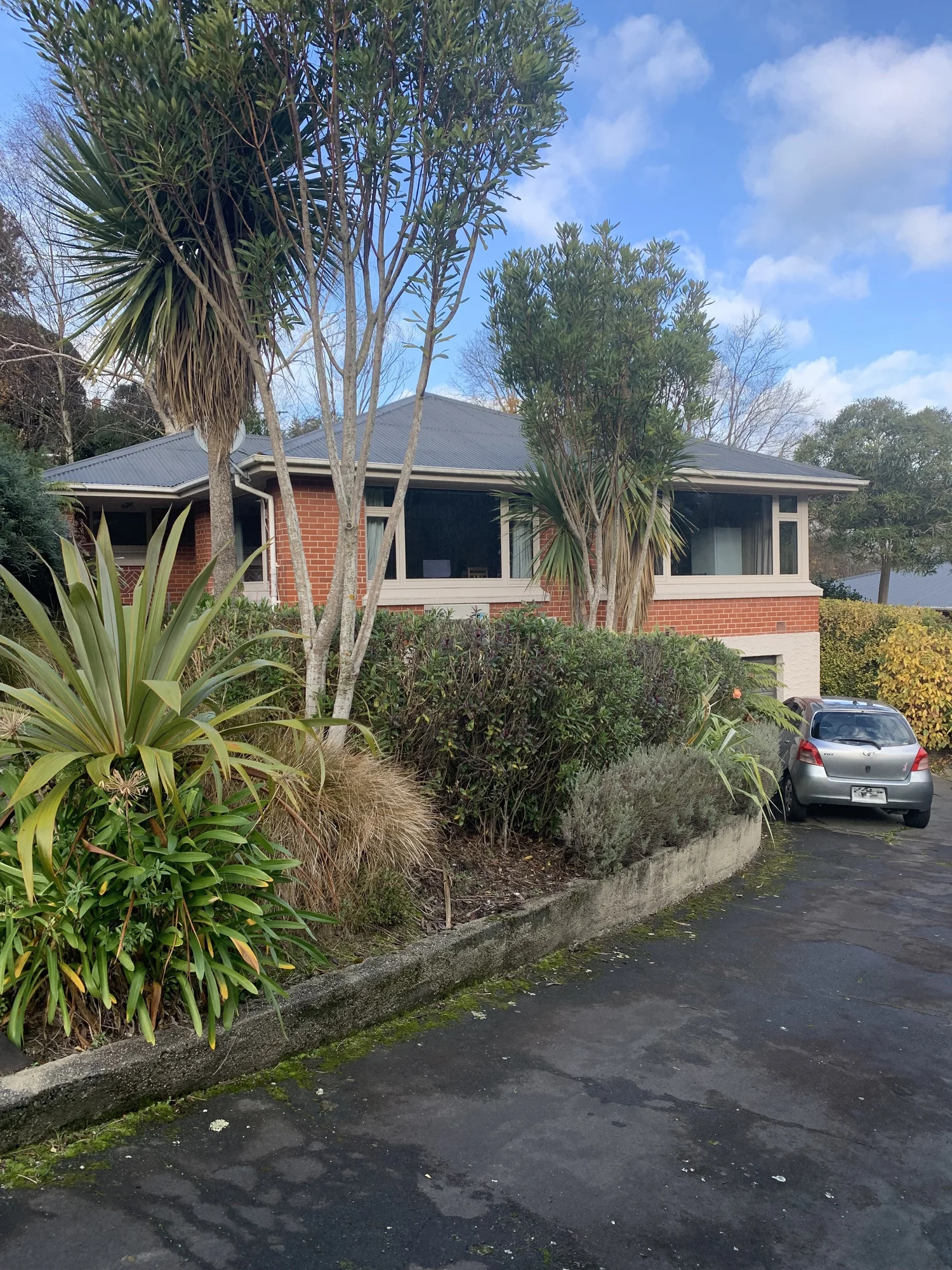 North East Valley 2 Bedroom Sunny, warm and move in ready!
