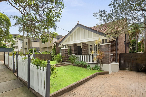 52 Hampden Road Russell Lea NSW 2046