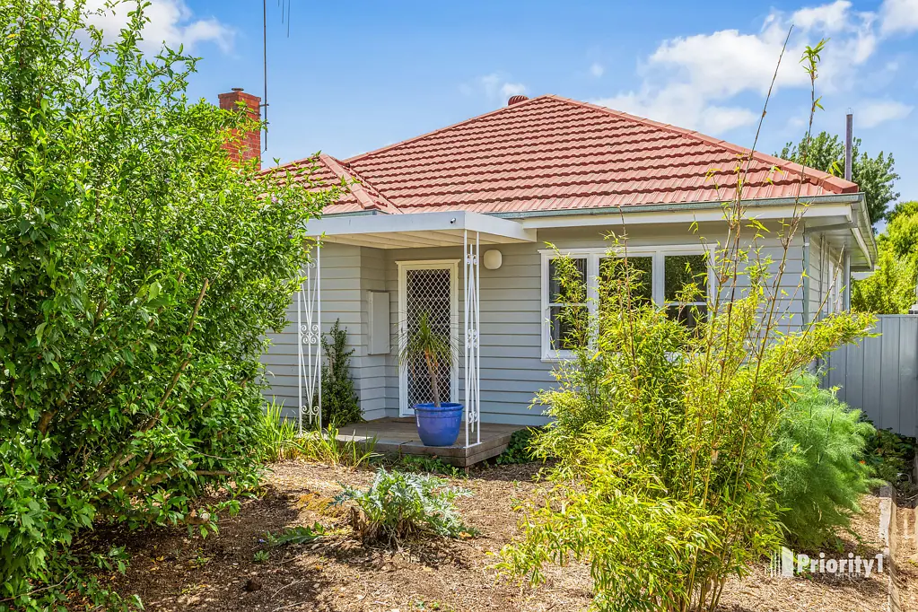 9 Lansell Street, Kangaroo Flat, VIC 3555
