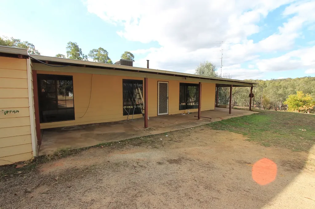 Spacious 3x1 Out of Town!