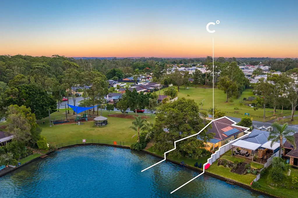 Coombabah 3બેડરૂમ Lakefront Lifestyle, Renovated Luxury & Room for the Boat